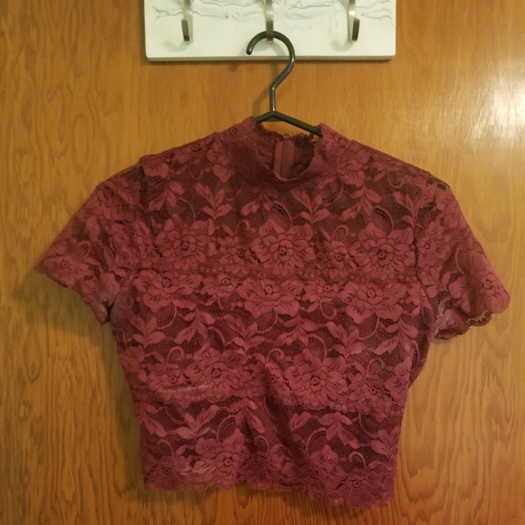 Guess Tops - 🍁 3/$25 Guess Burgundy lace crop top size small